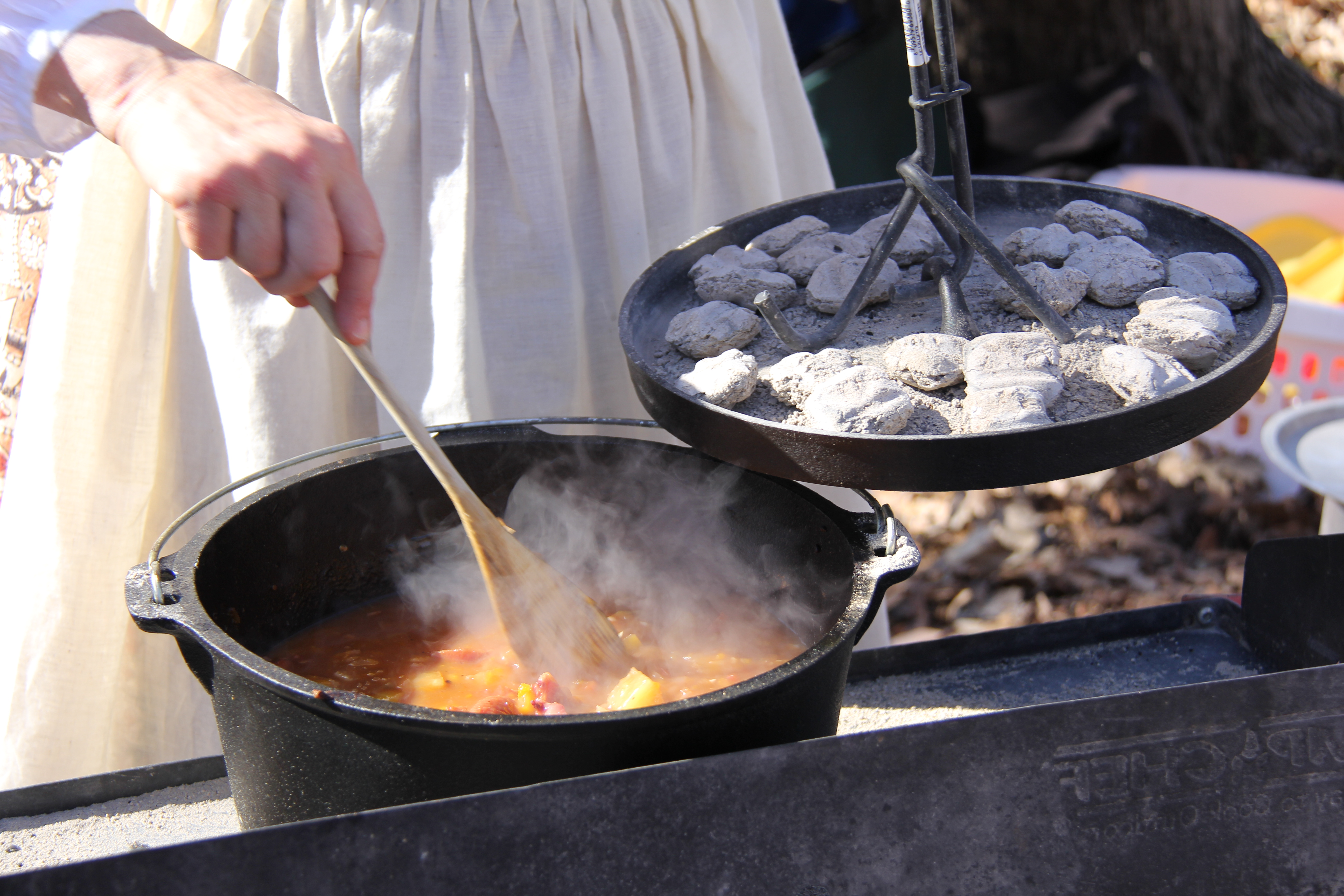 Lodge Outdoor Camp Dutch Oven Cooking Table.